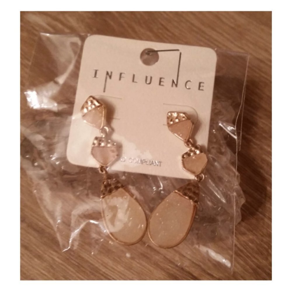 Influence brand druzy drusy look gold tone long dangle drop earrings dressy NEW